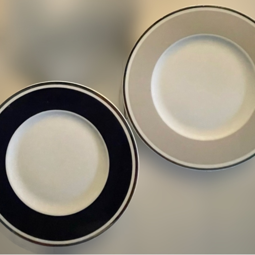 NWT 2 Villeroy & Boch 9” Anmut Luncheon Plates Cream & Blue Premium Porcelain